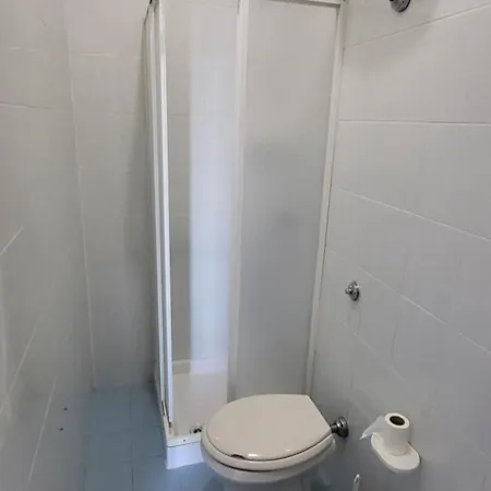 Da Carlino بيسْكيتْشّي