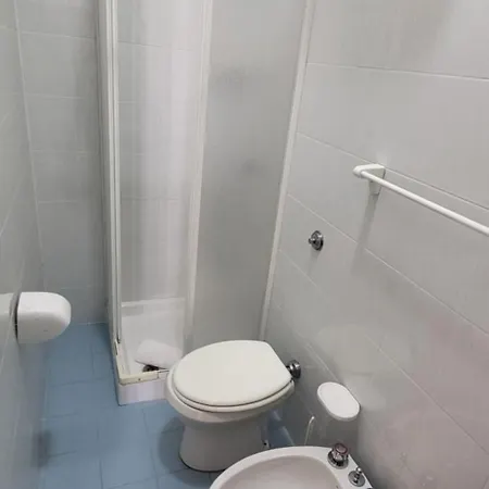 Da Carlino بيت ضيافة بيسْكيتْشّي