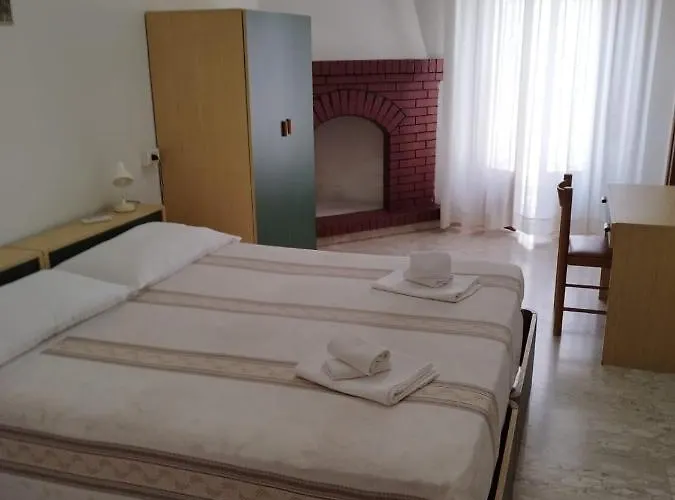 Da Carlino בית הארחה 3*